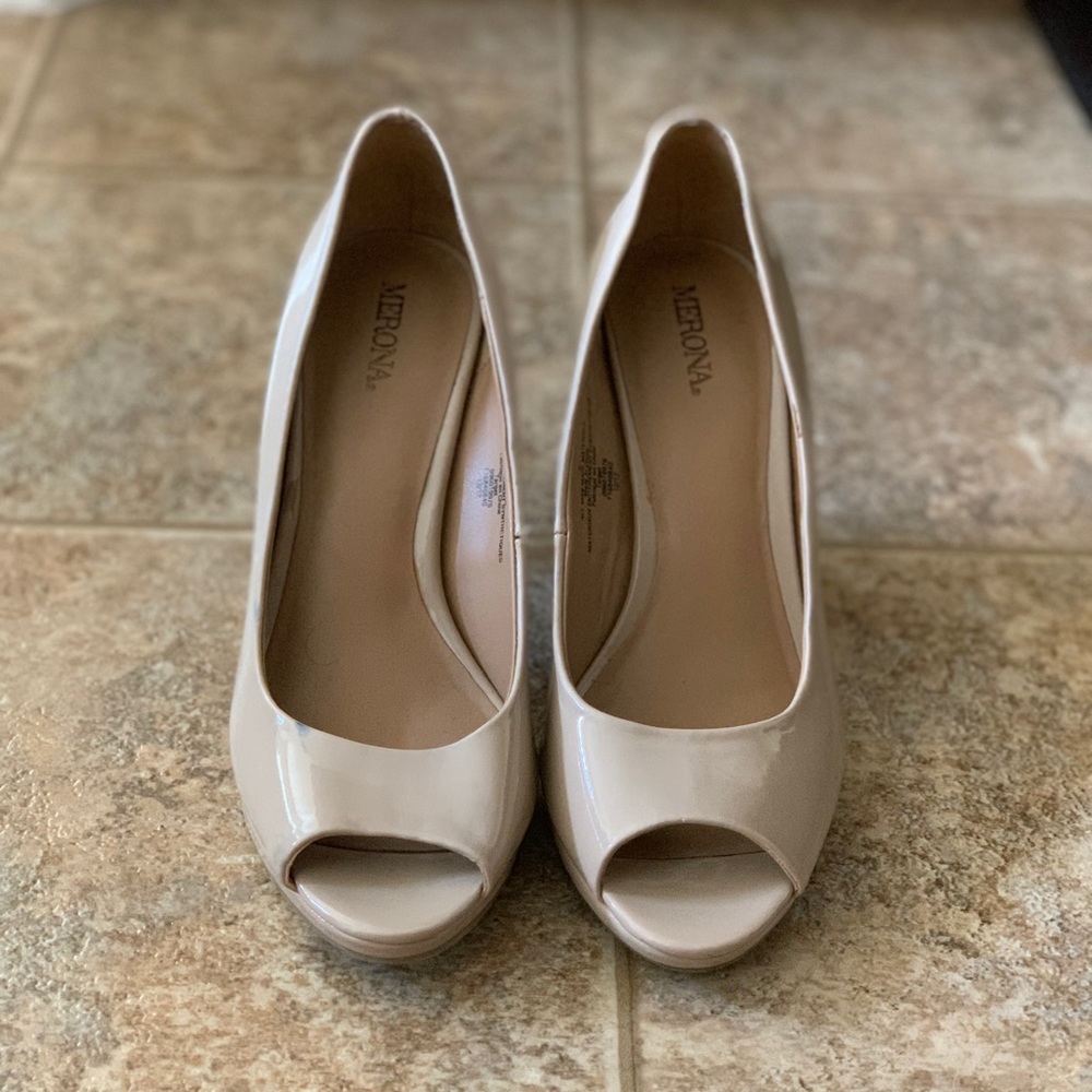 Beige Merona Heels Sz 6